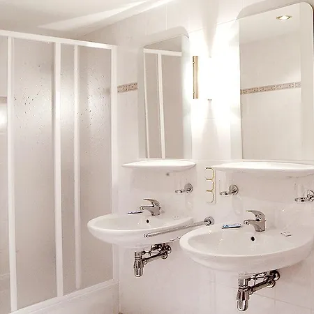 Guest house Hotel-pension Bergkranz